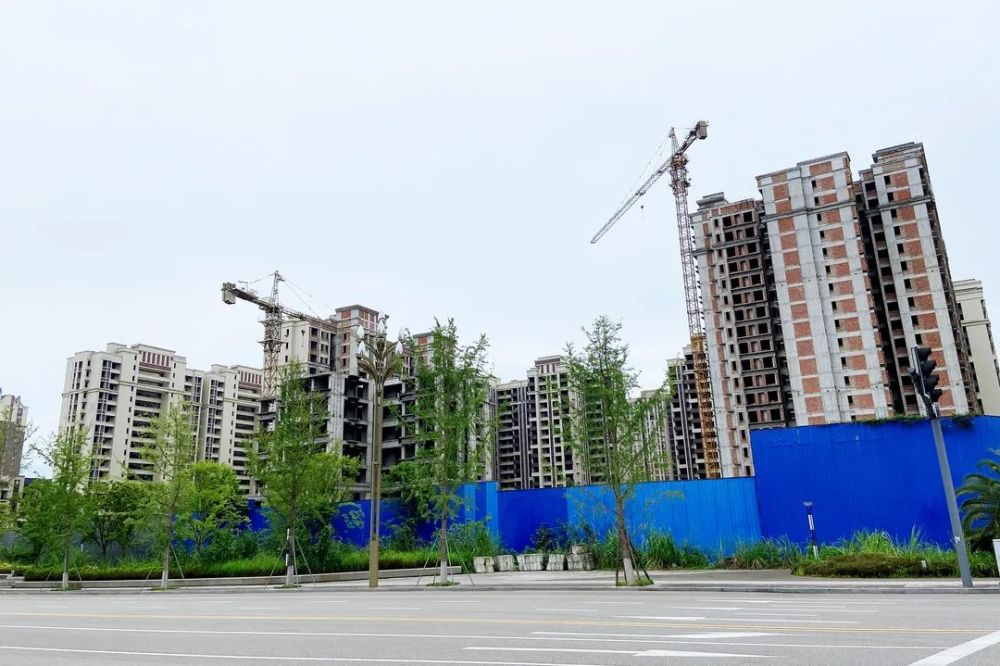 龙吟华府最新消息,龙吟华府最新消息，学习变化，自信成就未来