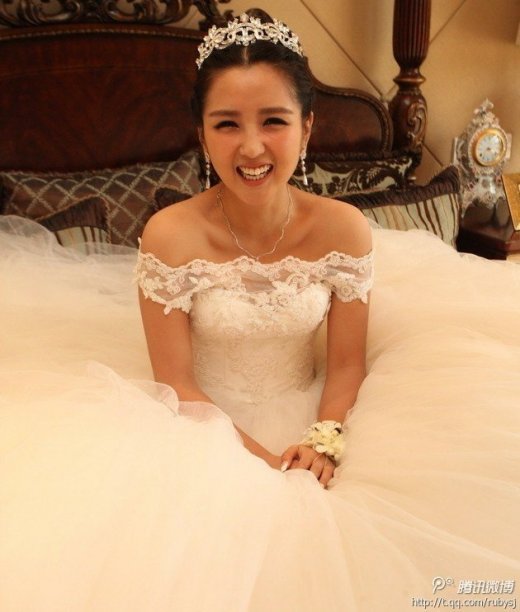 最新新娘服，华丽旅程中的变化、学习与自信之路