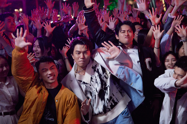最新舞曲版，舞出自信，跳出未来！