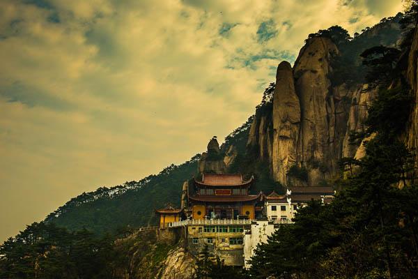 九华山最新资讯，攀登知识高峰，体验自信与成就感的旅程