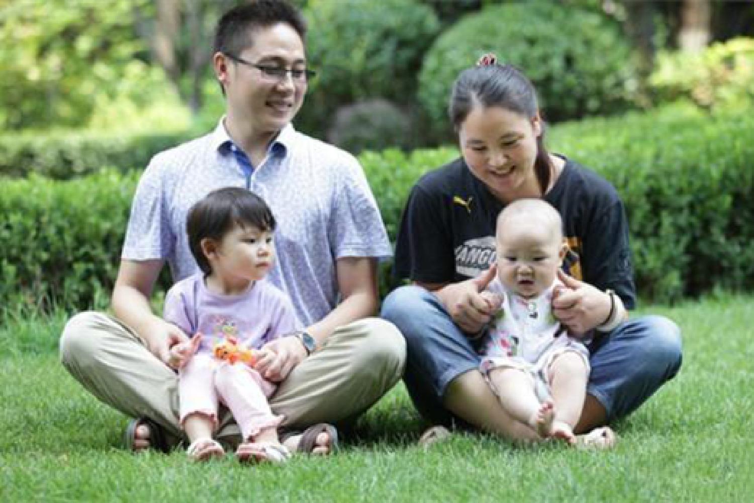 最新二孩政策解读，全面解析生育新政策及其影响