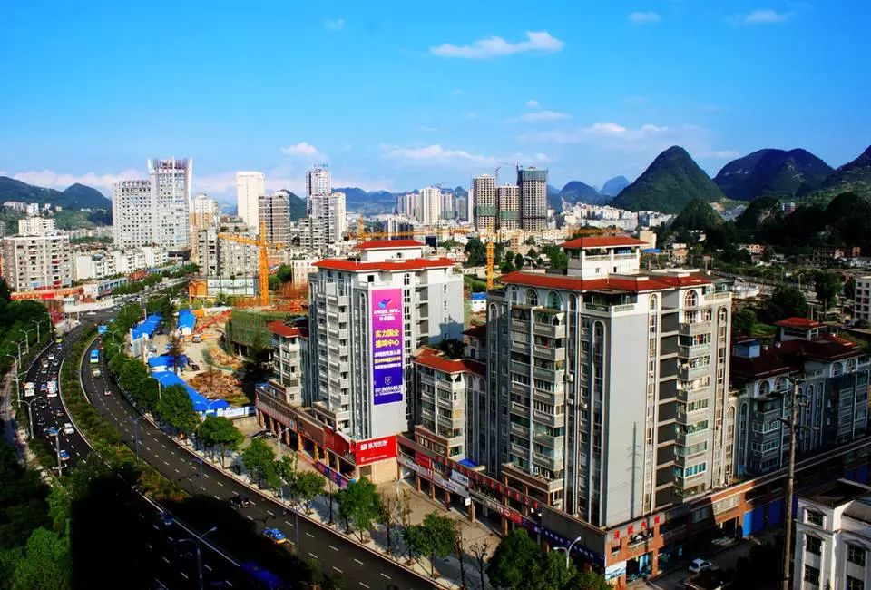 遵义房价动态，新房之旅中的友情、家庭与温馨日常