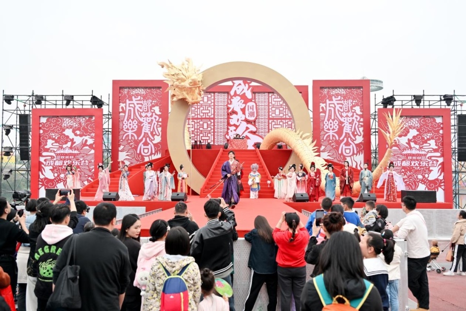唐雅婷新动态揭秘，城市生活的温馨日常