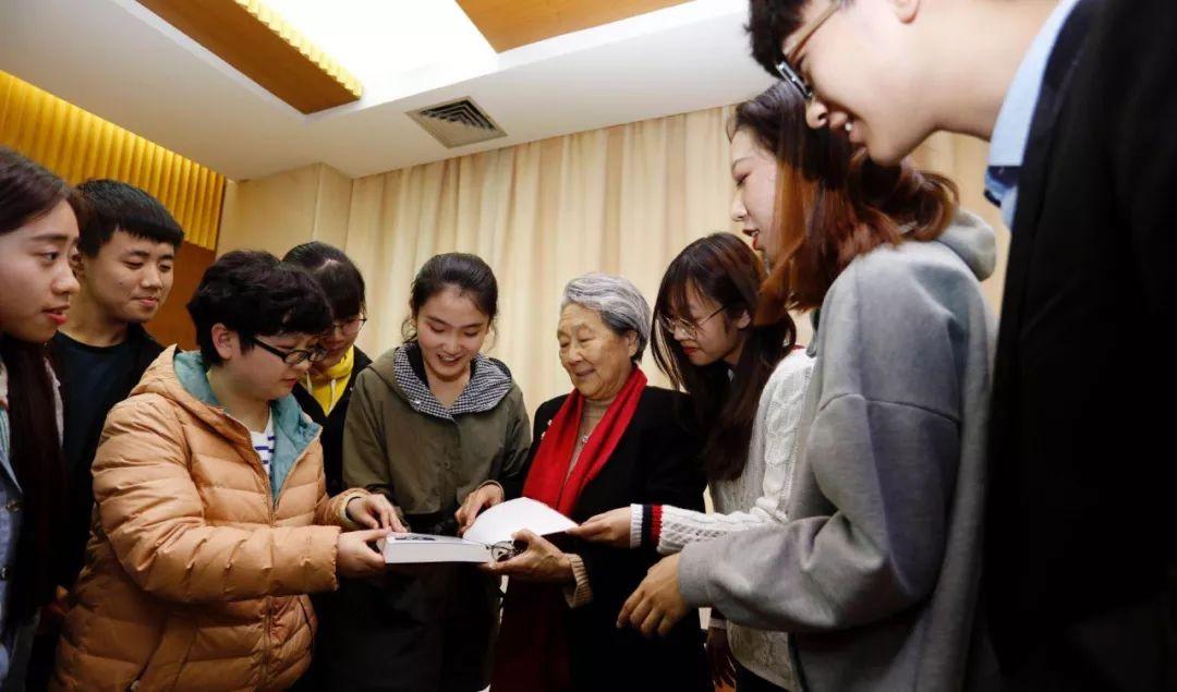 马克思主义中国化的最新进展与小巷特色小店的启示录