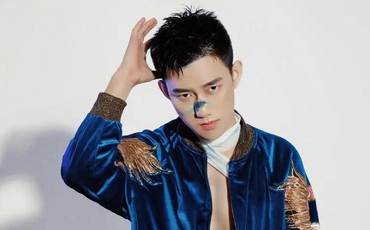 YY阿哲的最新事件，学习之旅中的变化与自信成就之源